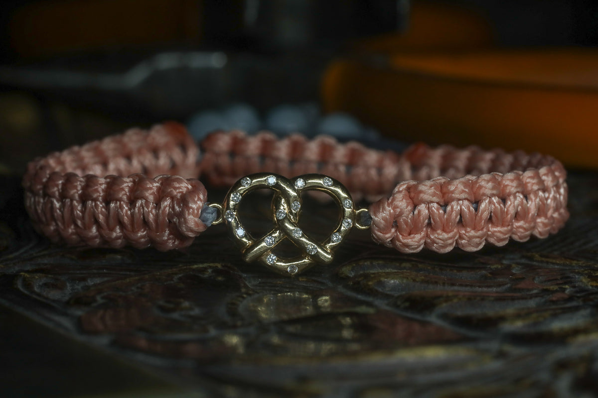 Goldene Brezel Armband – 750 Gold, Diamanten & Aquamarin | CORAZON Design