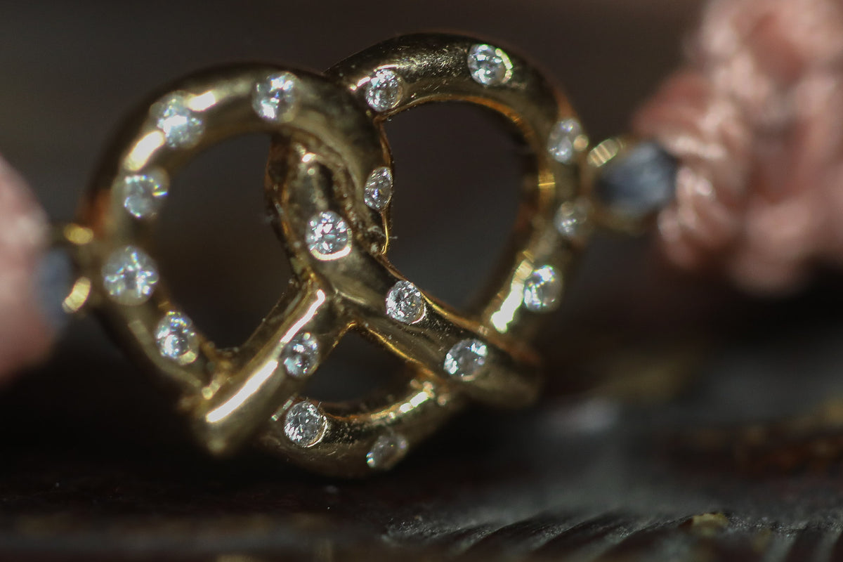 Goldene Brezel Armband – 750 Gold, Diamanten & Aquamarin | CORAZON Design